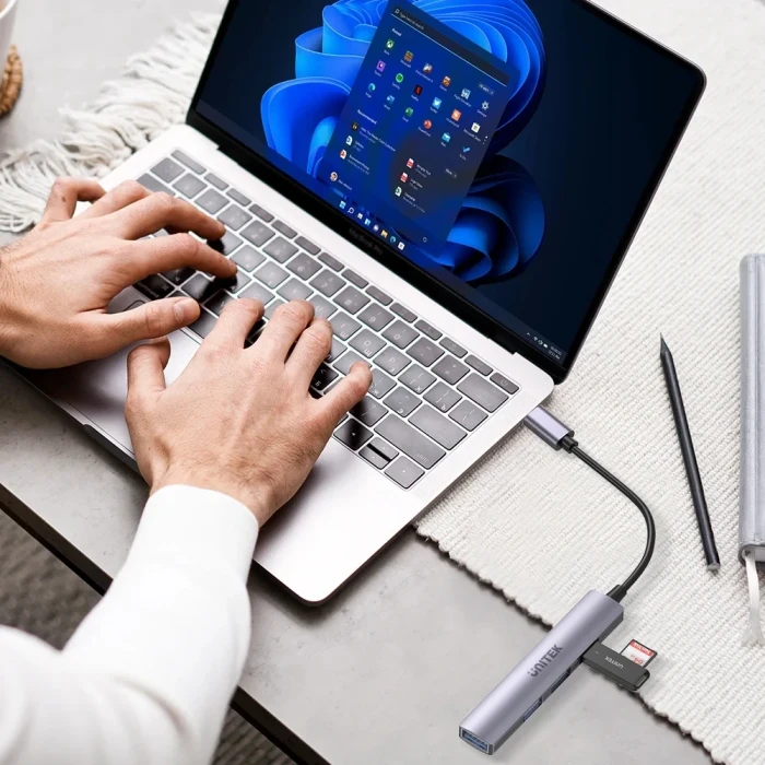 Unitek H1208B 4 x USB